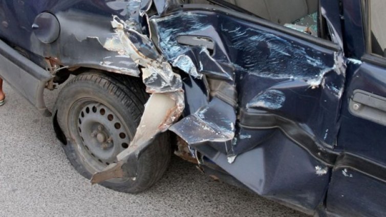 Двама мъже загинаха в тежка катастрофа край Плевен