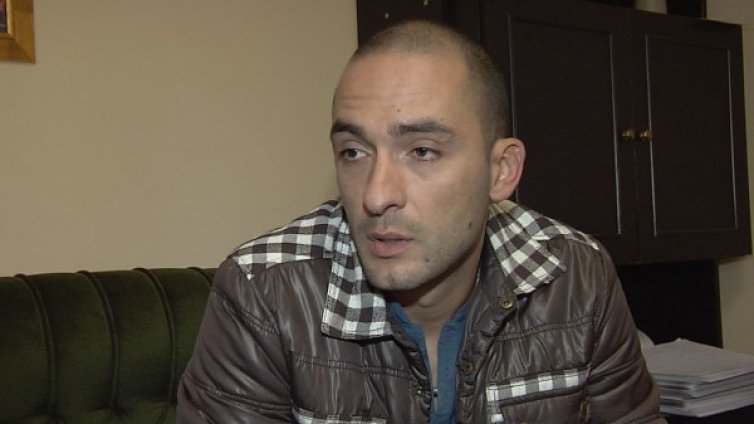 Шофьорът, блъснал майка с количка, поиска прошка