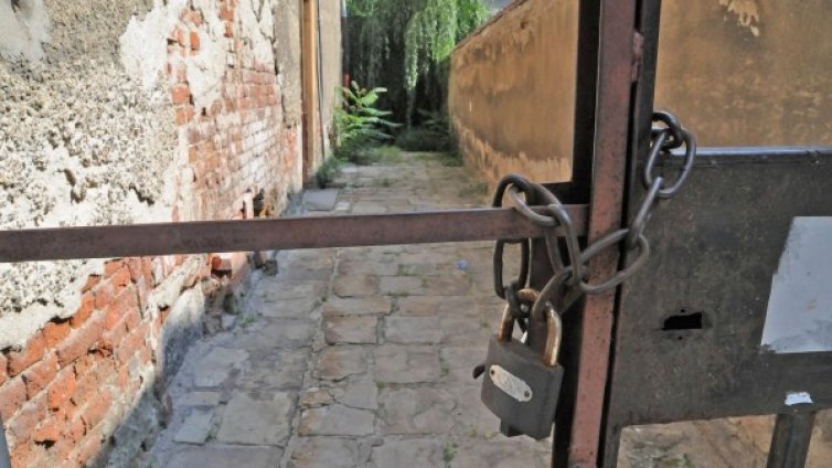 Парадокс по нашенски! От умрял... търсят данъци