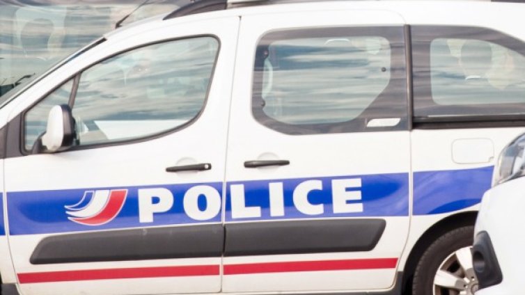 Стрелецът от Париж се предаде на полицията