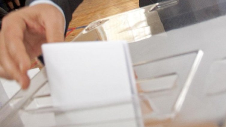 Кандидатурата на Орешарски &ndash; подарък за управляващите