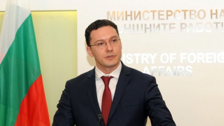 Митов отзовава консула ни в Кипър
