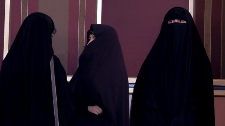 И в Швейцария забраняват бурките