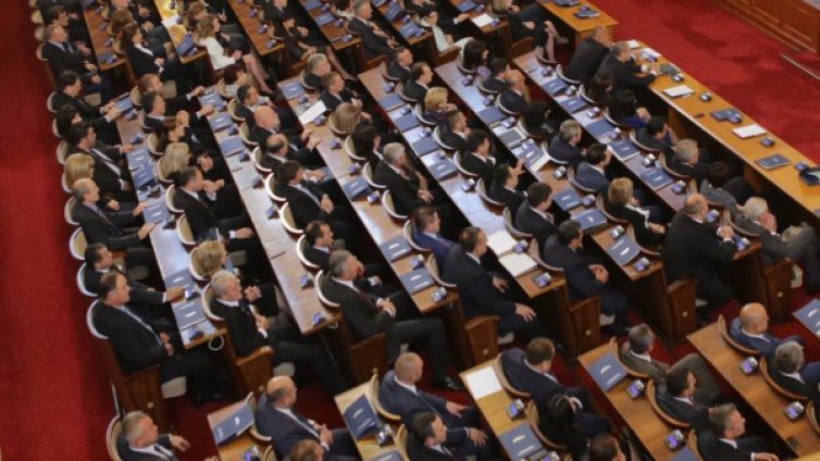 АБВ иска лидерска среща с БСП за вота на недоверие