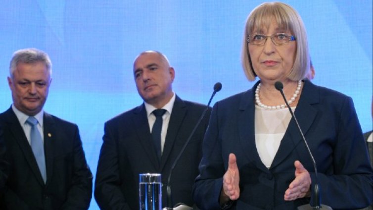 Цачева уверена: Имам качества, подходяща съм за президент