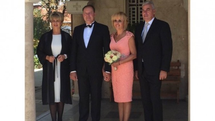 Горчиво! Манолова каза "да" на Найденов