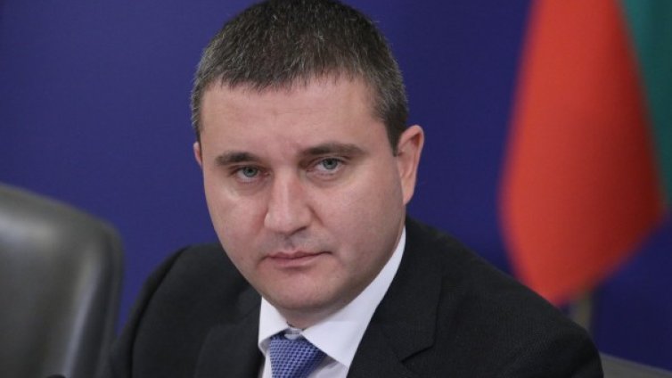 Горанов мисли още как да декларираме данъци на... починали 