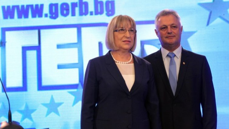 Цачева няма да работи в НС до края на изборите