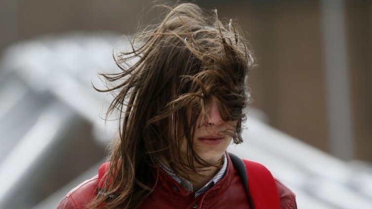 Прибирайте саксиите, вятърът ще е със 70 км/ч.