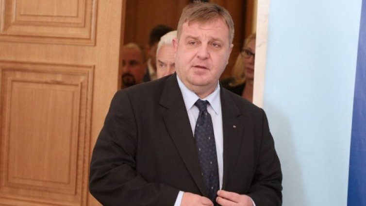 Каракачанов: Кристалина да подаде оставка веднага