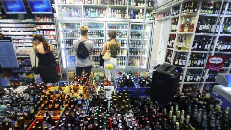 Тревожно: 350 000 българи зависими от алкохола