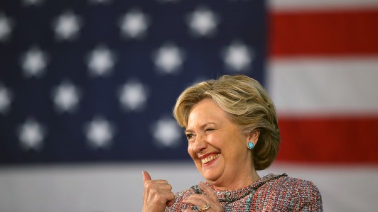 Хилари Клинтън поведе на Доналд Тръмп с 8%