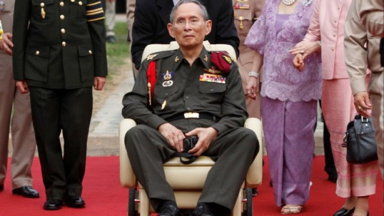 Почина кралят на Тайланд