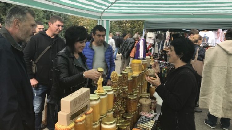 Нинова: Търговските вериги да купуват от производителите