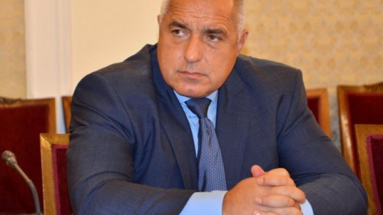 След пушилката: Мир и любов във властта