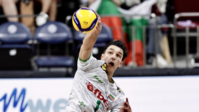 Симеон Николов вече тренира с новия си отбор Локомотив Новосибирск