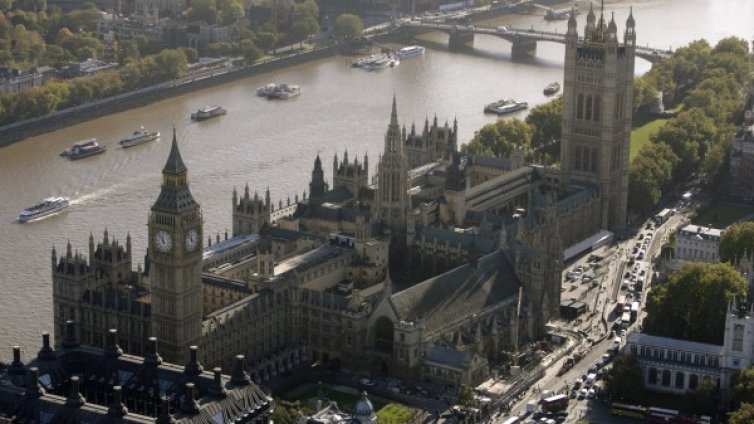 Британците разследват обвинение за изнасилване в парламента 