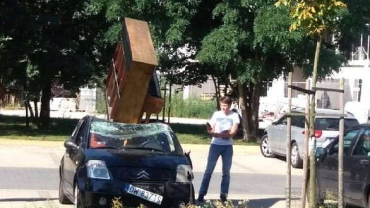 Автодрама: Как е възможно това? Предположете!