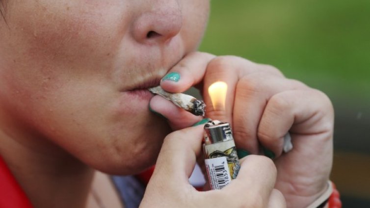 Учените измъдриха: Тревата предизвиква безсъние