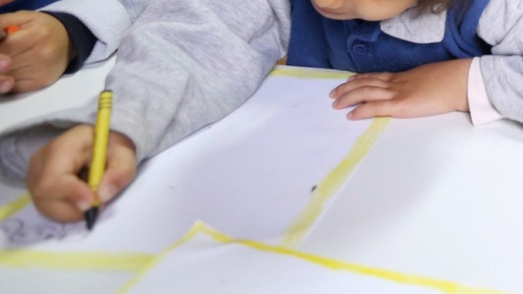 Родители въстанаха: Защо да има стипендии само за ромчета? 