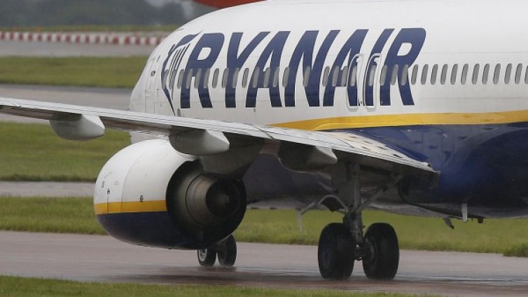 Ryanair ще таксува онлайн чекирането