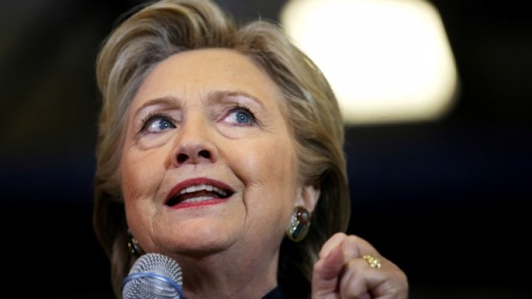 Тръмп застрашава демокрацията, заяви на митинг Клинтън