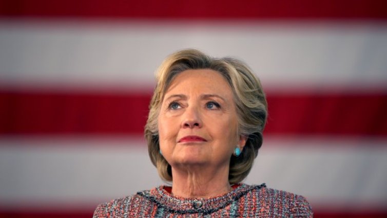 Писмо с бял прах евакуира щаба на Клинтън в Бруклин