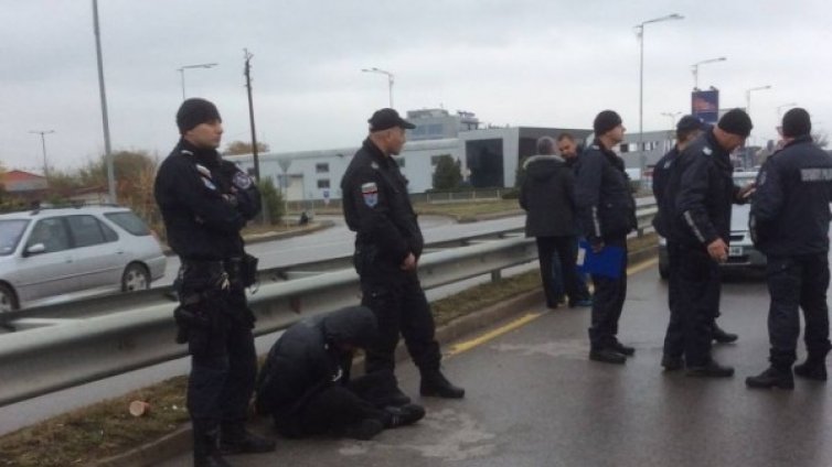 Екшън, гонка и помляни патрулки &ndash; закопчаха автоапаш в София