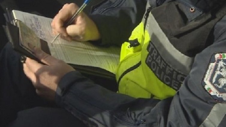 Гумите, светлините, чистачките под прицела на катаджиите