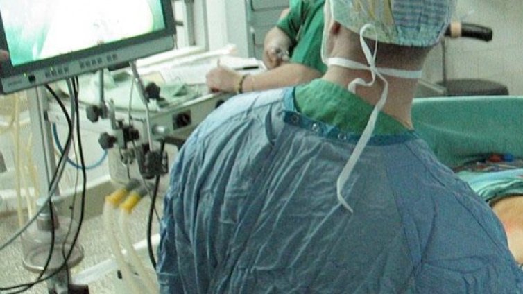 На работа с 2 промила! Кой? Хирург, в Бургас