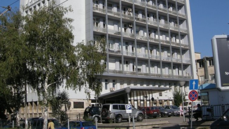 Правителството дава пари на "Пирогов": Кукличка да е!