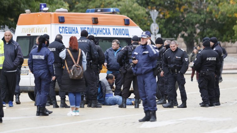 Мъж връчи писмо на полицията и опита да се самоубие до маратона в София 
