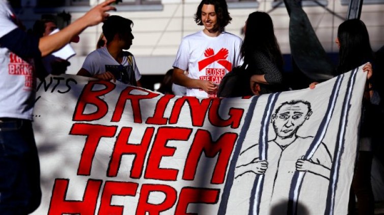 Хиляди протестират в Австралия. Искат бежанци