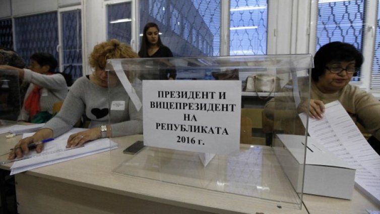 Гласуването в "Младост" &ndash; бавно, от 3 до 40 минути