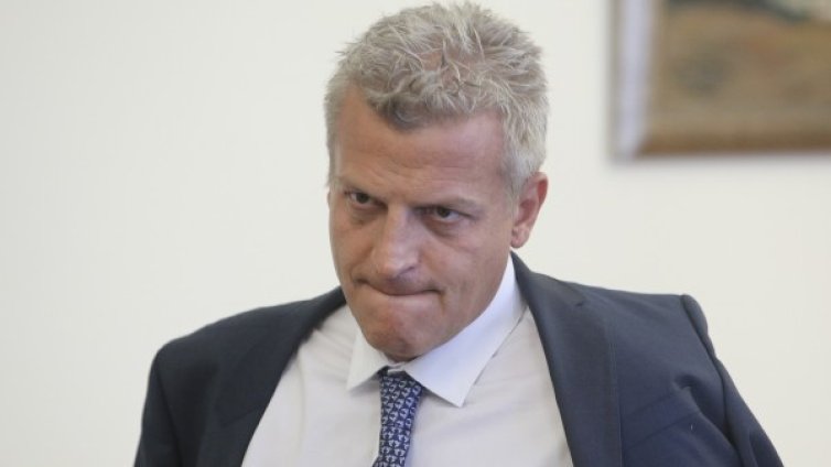 Червен генерал – президент? Абсурд, отсече Москов