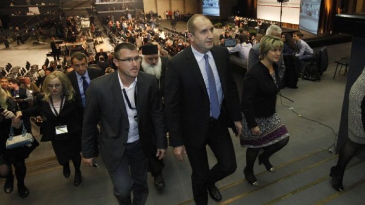 Разликата между Румен Радев и Цецка Цачева &ndash; почти 3%