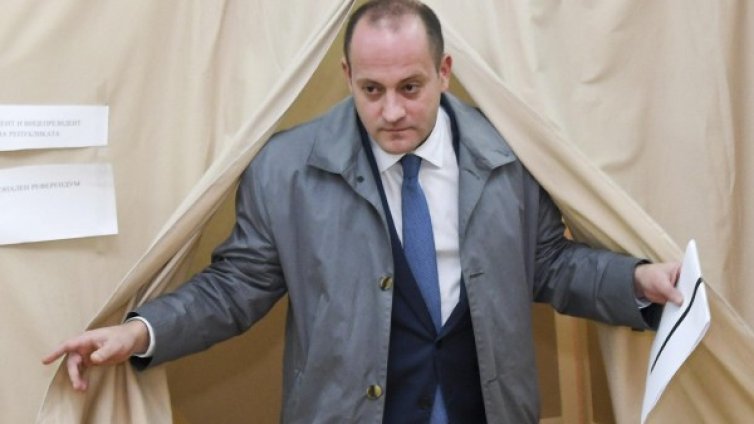 Кънев с констатация: Радев си има майка &ndash; Нинова!