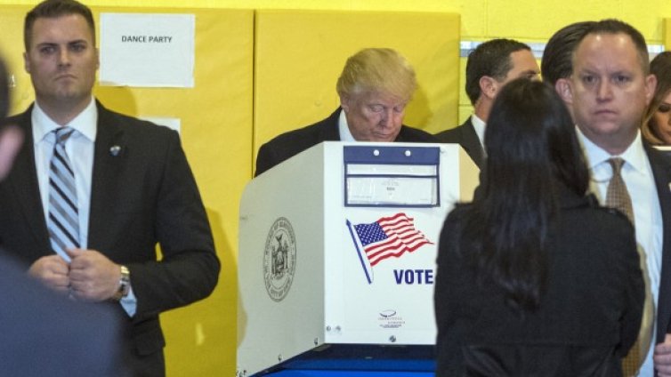 И Тръмп гласува и коментира: Всичко е много добре!