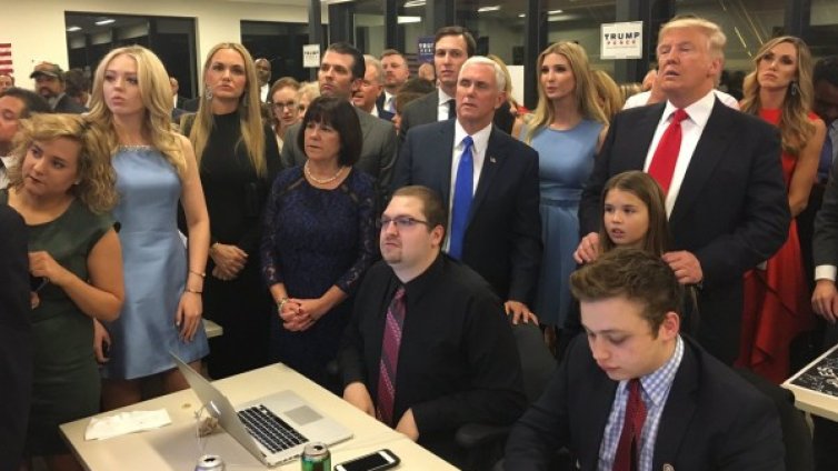 Семейна идилия: Тръмп, семейство и приятели тръпнат!