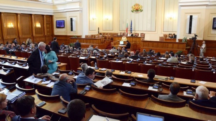 Парламентът днес: Малко приказки и пак... ваканция 