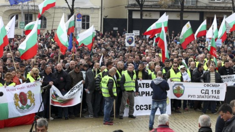 Полицаите пак плашат с протест, парите им малко 