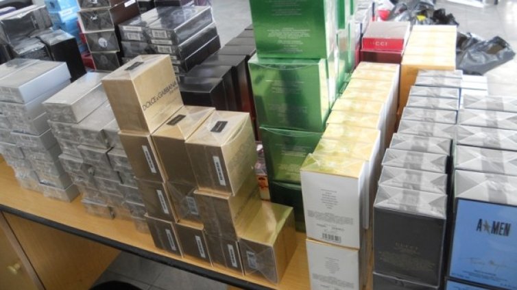 Контрабандни парфюми спипани на "Капитан Андреево"