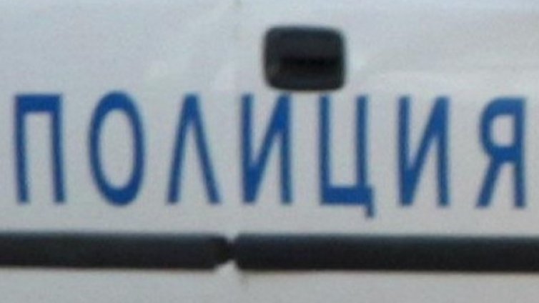 Задържаха младеж, опитал да подкупи полицаи