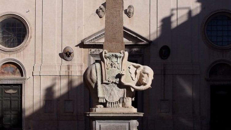 Рим в шок, вандали счупиха известна скулптура на Бернини