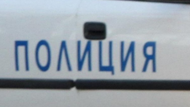 Син уби баща си и се барикадира в гаража си
