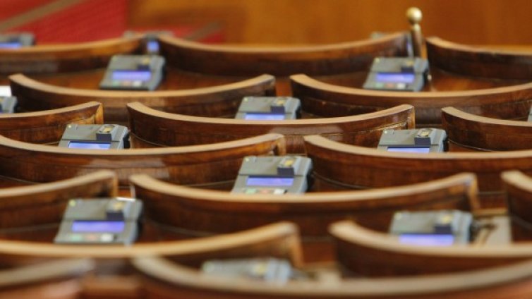 На първо четене: Парламентът с "Да" за Бюджет 2017  