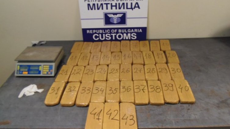 Спипаха хероин за 2 милиона лева на Калотина