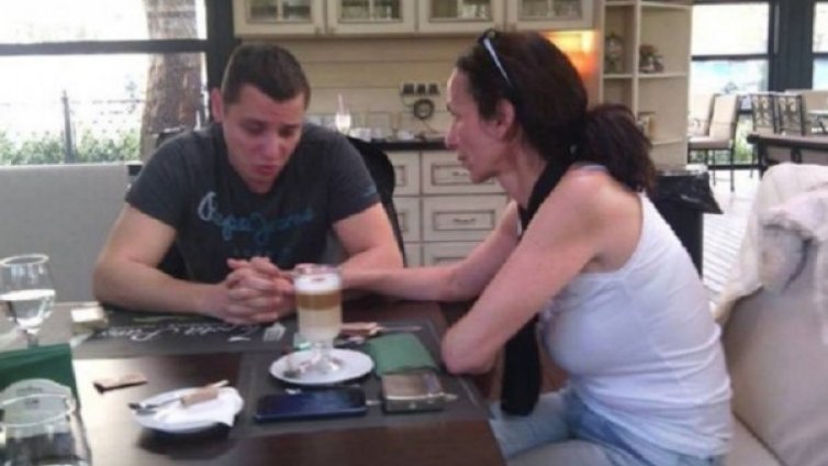 Мъртвите са си мъртви... Вдовицата върна 3-те бона на бащата на убиеца