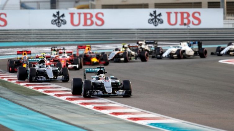 След бунта &ndash; Мерцедес гони Хамилтън