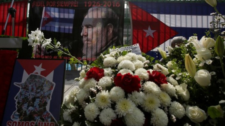 Северна Корея обяви 3-дневен траур след смъртта на Кастро